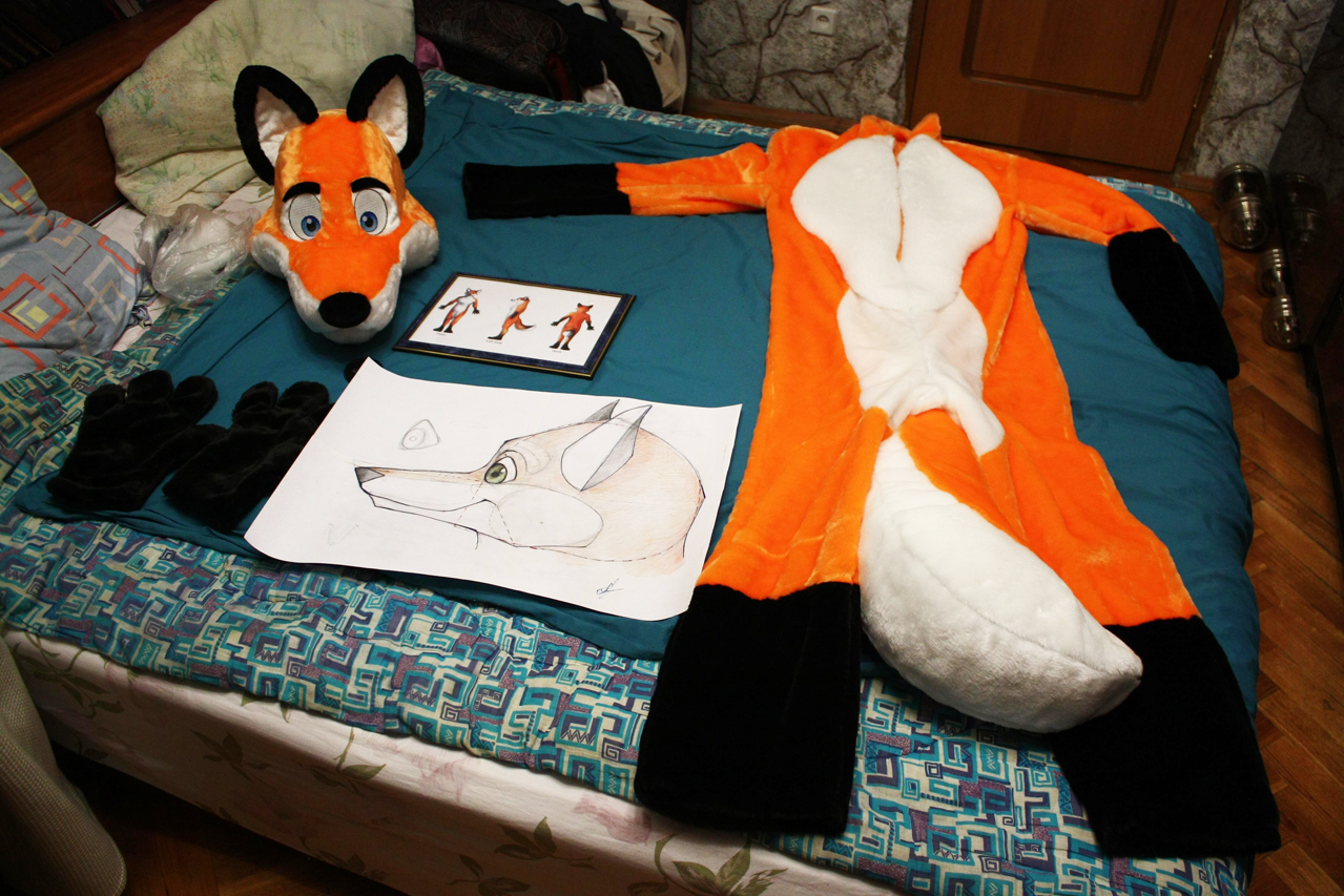 Fursuit unboxing